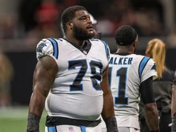 
20 Heaviest NFL Players in History and How Much They Weigh 