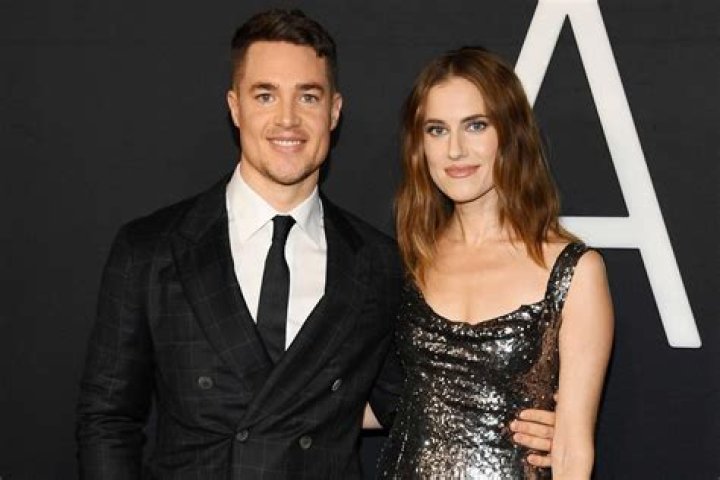 
Allison Williams and Alexander Dreymon Are Engaged, He Confirms in Sweet Tribute: ‘My Gorgeous Fiancée’ 