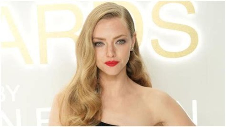 
Amanda Seyfried Wins Best Limited Series Actress at the 2023 Golden Globes for ‘The Dropout’ 