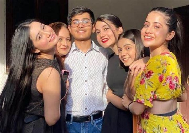 Asfi Javed Height, Weight, Net Worth, Age, Birthday, Wikipedia, Who, Nationality, Biography