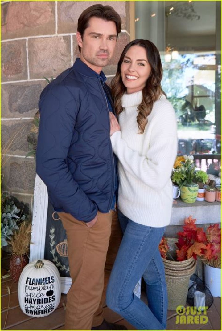 
Corey Sevier Wife Kate Pragnell, What You Should Know About the Road Trip Romance Cast 