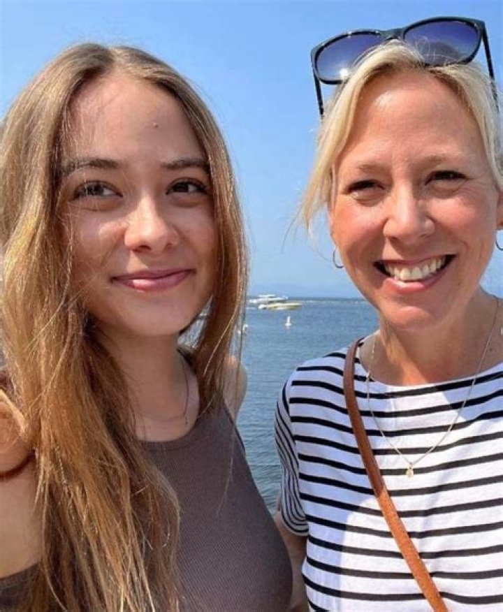 Eve Marie Lortie Height, Weight, Net Worth, Age, Birthday, Wikipedia, Who, Instagram, Biography