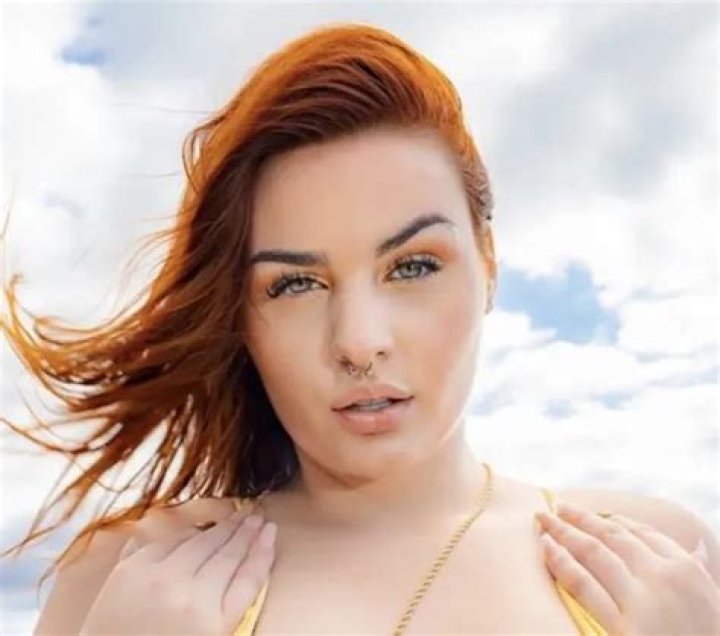 
Gemma Huck Height, Weight, Net Worth, Age, Wiki, Who, Instagram, Biography 