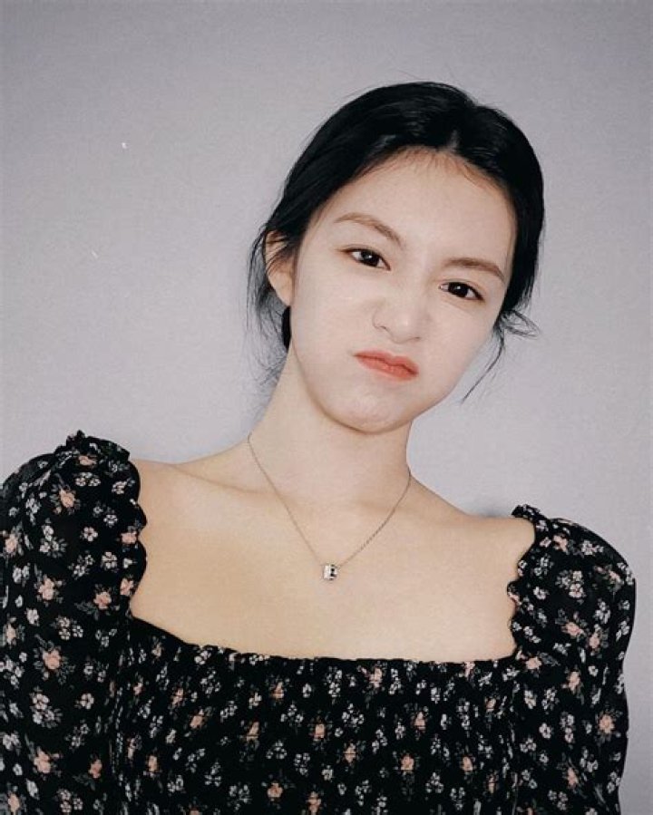 Go Yoon Jung Height, Weight, Net Worth, Age, Birthday, Wikipedia, Who, Instagram, Biography