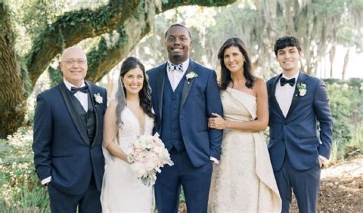 
Is Jennifer Palmieri Married? Her Bio, Age, Parents, Husband, Daughter and Family 