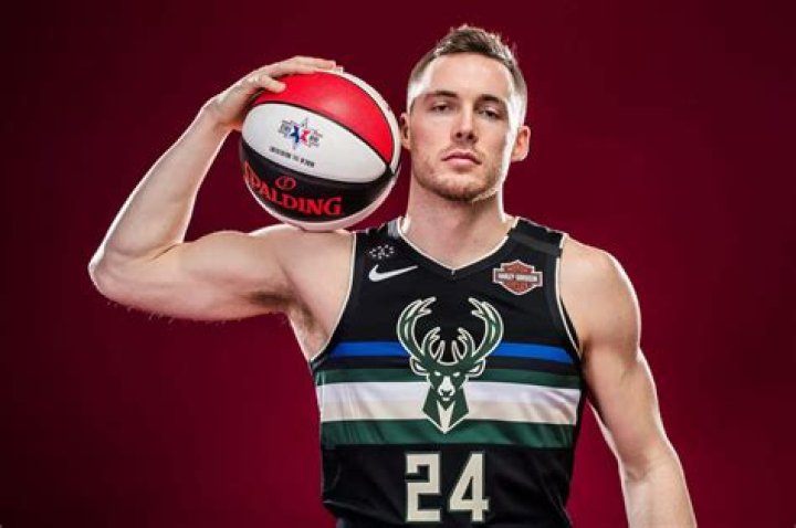 Is Pat Connaughton Married to Wife? Or Dating a Girlfriend?
