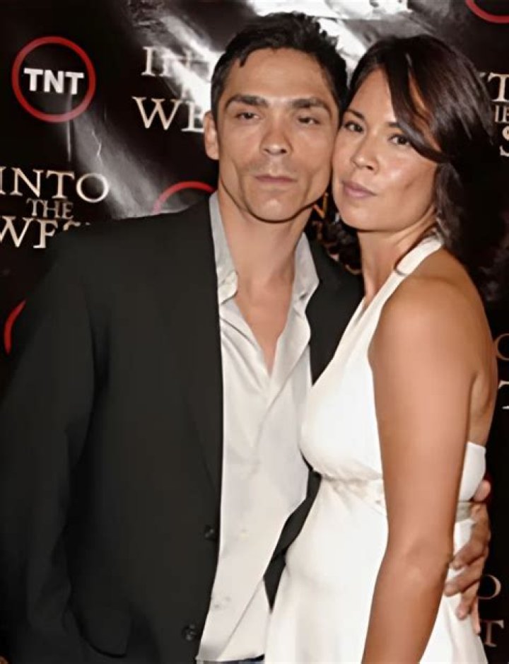 
Is Zahn McClarnon Married to Wife? Is he dating a girlfriend? 