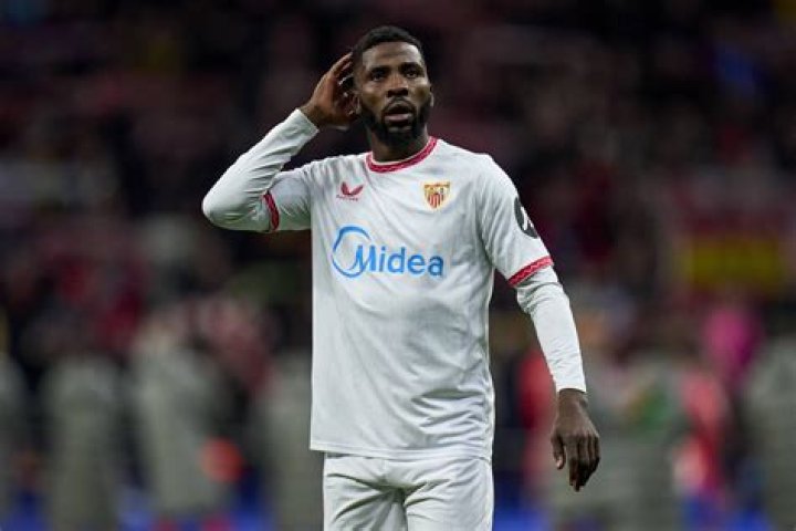 
Kelechi Iheanacho Height, Weight, Net Worth, Age, Birthday, Wikipedia, Who, Nationality, Biography 