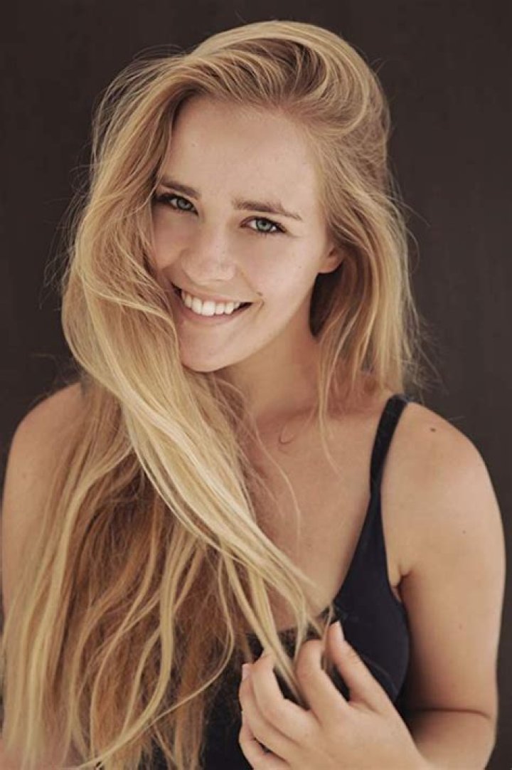 Liza Van Deventer Height, Weight, Net Worth, Age, Birthday, Wikipedia, Who, Nationality, Biography