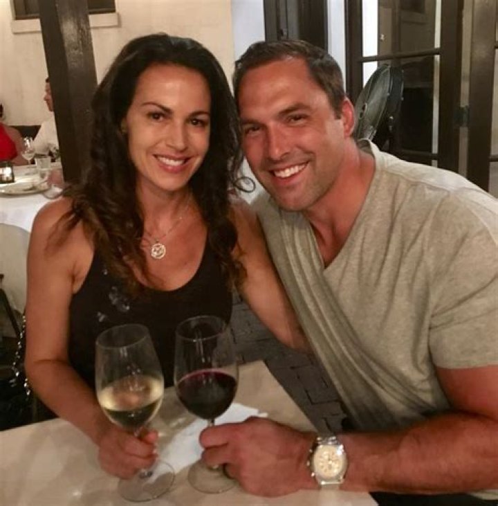 
Mark DeRosa has been Married to his Wife, Heidi DeRosa, since 2003 