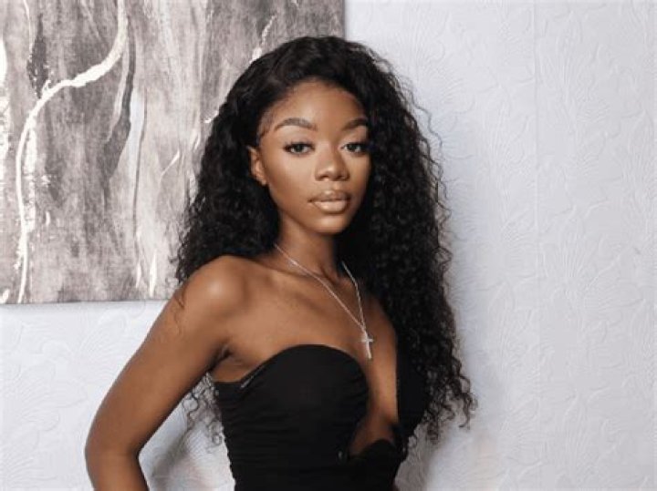 
Meet 22 Years Old Tanya Manhenga, A Biomedical Science Student On Love island 