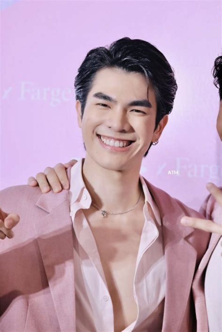 Mile Phakphum Romsaithong Height, Weight, Net Worth, Age, Birthday, Wikipedia, Who, Nationality, Biography