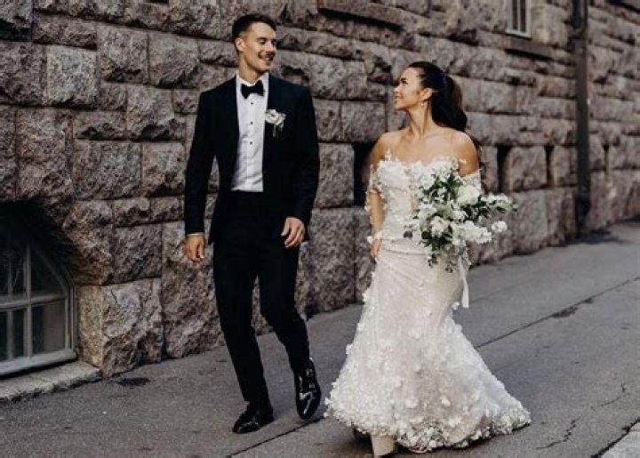 
NHL Goaltender Juuse Saros Engaged To Longtime Girlfriend Minna Varis 