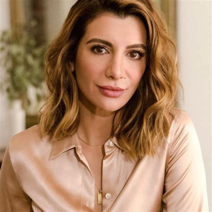 Nina Pedrad Height, Weight, Net Worth, Age, Birthday, Wikipedia, Who, Instagram, Biography