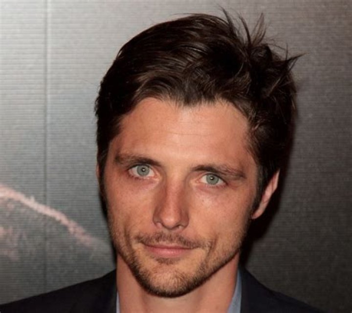 
Raphael Personnaz Height, Weight, Net Worth, Age, Birthday, Wikipedia, Who, Nationality, Biography 