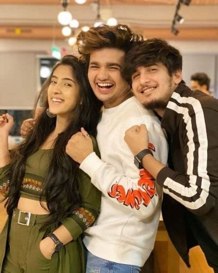 
Sameeksha Sud (TikTok Star) Biography, Age, Boyfriend, Height, Net Worth 