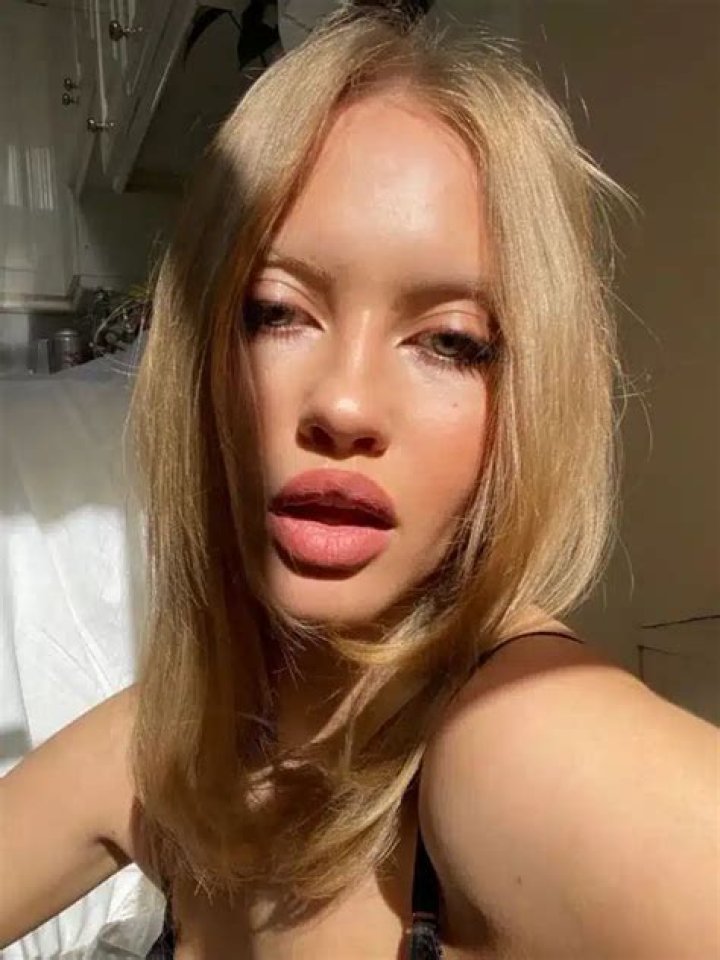 
Sophie Aris Height, Age, Boyfriend, Biography, Wiki, Net Worth 