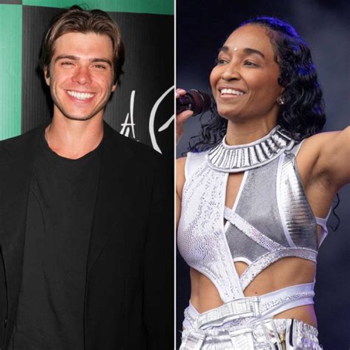 
TLC’s Chilli and Matthew Lawrence Are Dating: ‘She Is Glowing,’ Says Singer’s Rep 
