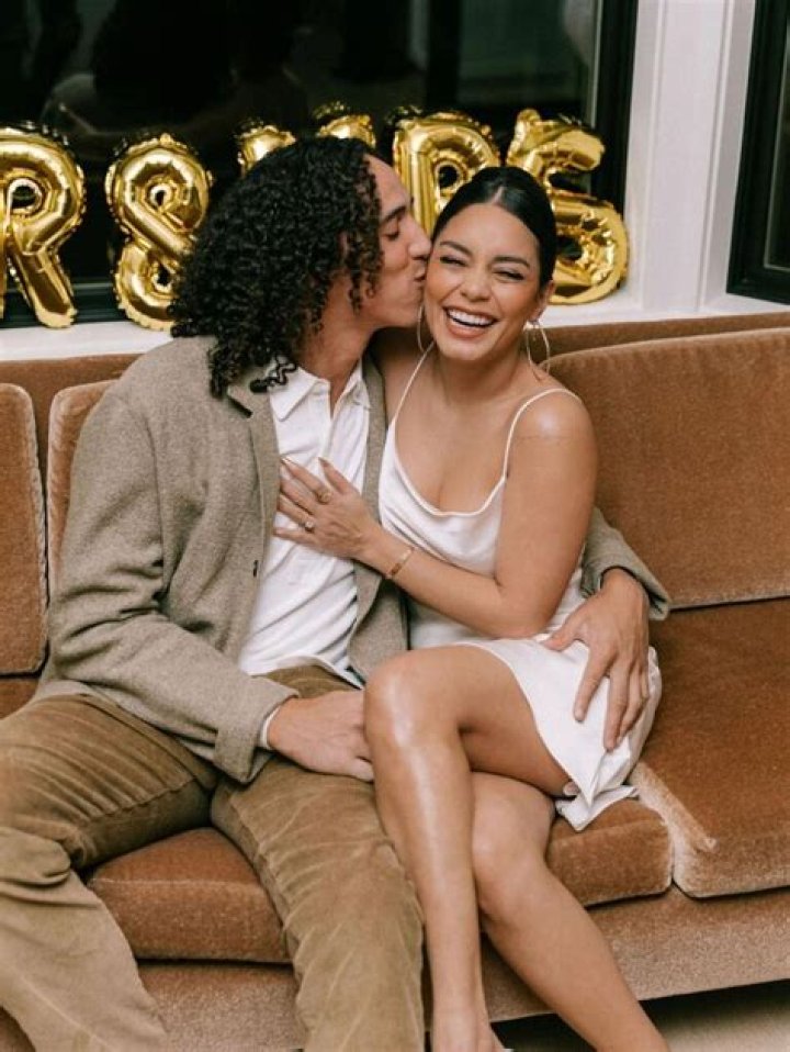 
Vanessa and Cole Tucker Engagement Photos: The Couple Love Story Continues! 