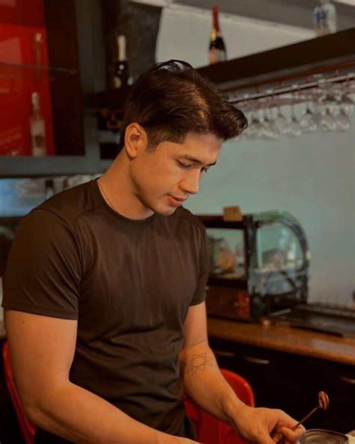 Vin Abrenica Height, Weight, Net Worth, Age, Birthday, Wikipedia, Who, Nationality, Biography