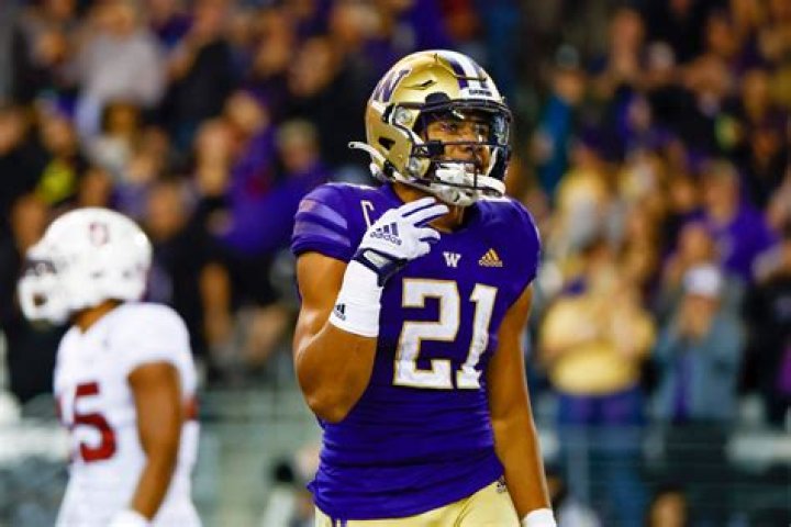 
Wayne Taulapapa Age Height and Parents 