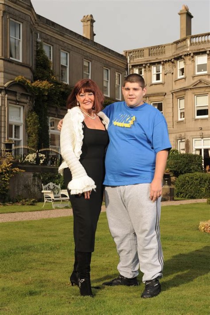 
Who Is Mevlit Brewster-Ahmet? Everything To Know About Hilary Devey Son 